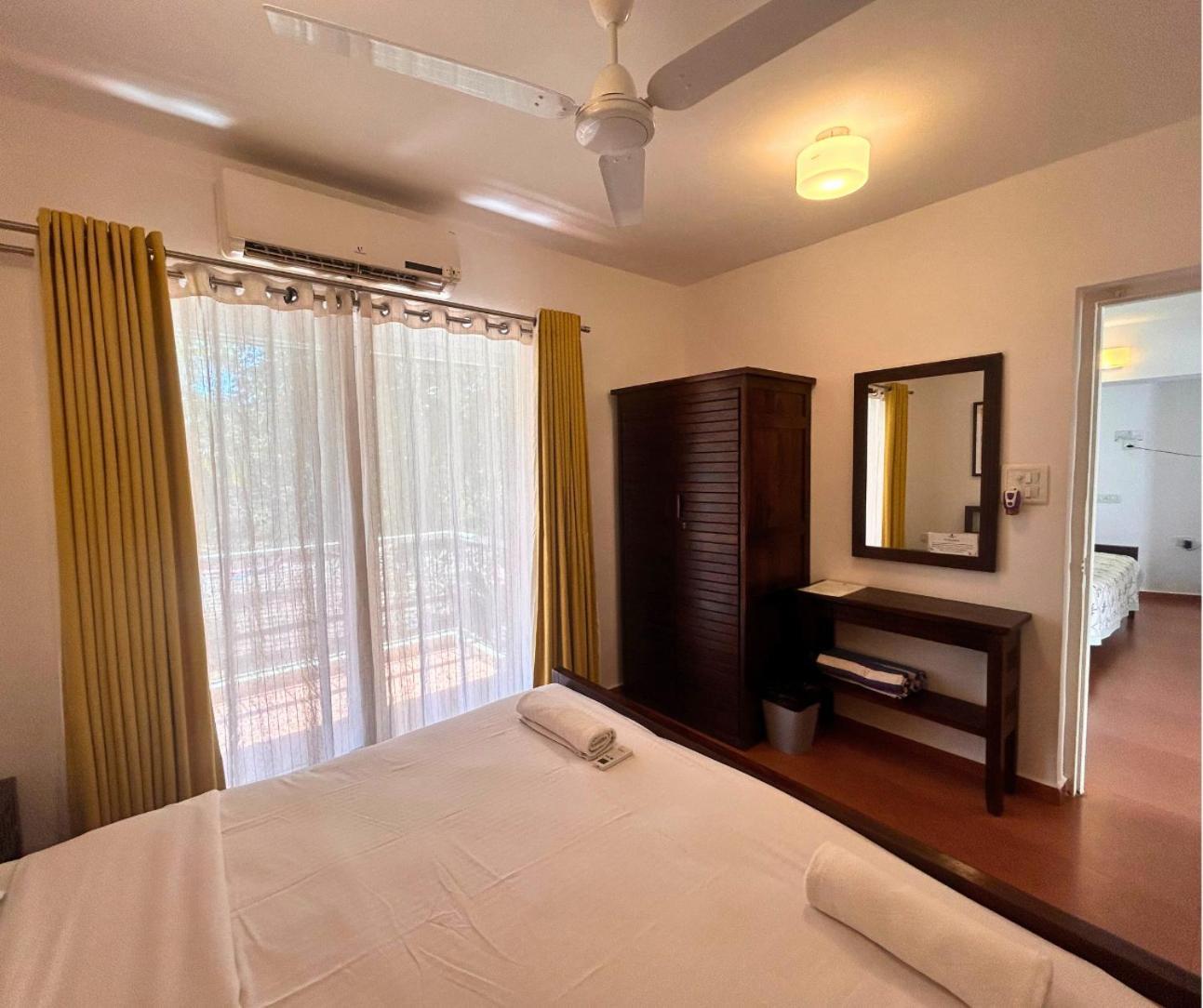 Jungle Hut-Annabelle'S Beach Apartments At Bernard Simao,Calangute,Goa Candolim Exterior photo