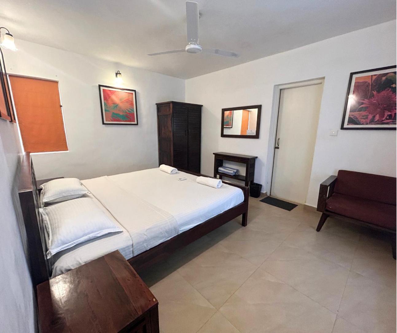 Jungle Hut-Annabelle'S Beach Apartments At Bernard Simao,Calangute,Goa Candolim Exterior photo